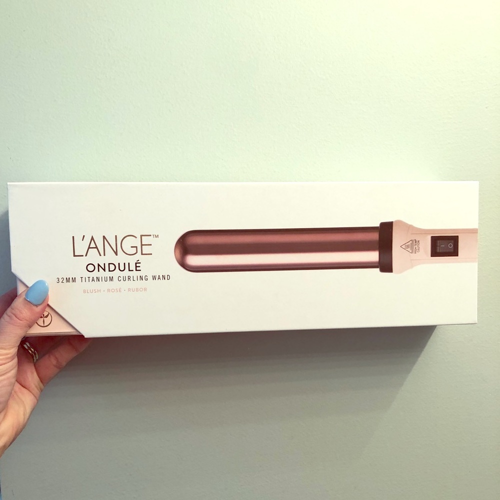 L’ange Ondule titanium curling wand in box